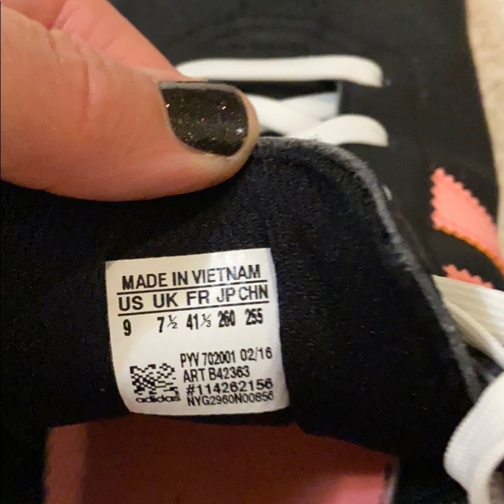 Shoes - Picture 5 of 5